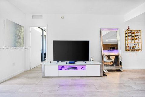 Condo in Miami, Florida, 1 bedroom  № 2179394 - photo 10