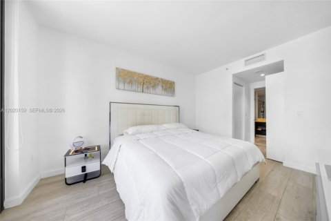 Condo in Miami, Florida, 1 bedroom  № 2179394 - photo 16