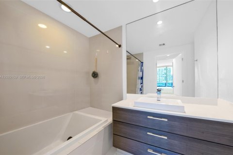 Condo in Miami, Florida, 1 bedroom  № 2179394 - photo 20