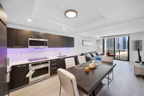 Condo in Miami, Florida, 1 bedroom  № 2179394 - photo 2
