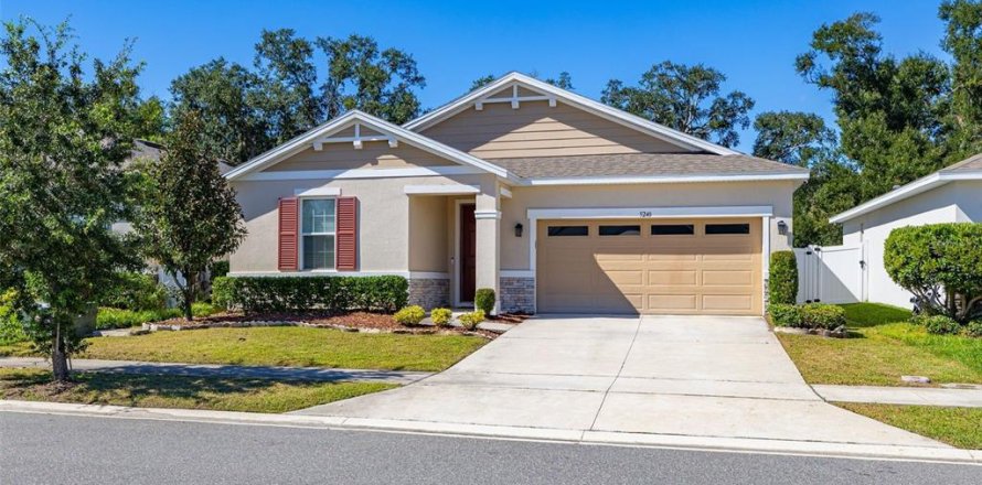 Casa en Okahumpka, Florida 3 dormitorios, 149.02 m2 № 2421645