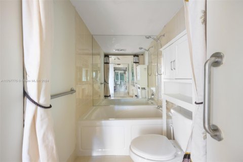 Condominio en venta en Aventura, Florida, 2 dormitorios, 93.92 m2 № 1874639 - foto 12