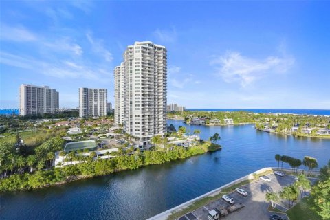 Condominio en venta en Aventura, Florida, 2 dormitorios, 93.92 m2 № 1874639 - foto 19