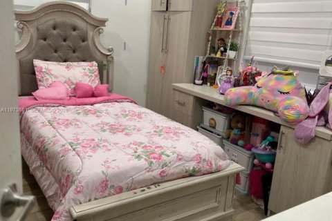 Casa en venta en Miami, Florida, 3 dormitorios, 102.19 m2 № 2041362 - foto 17