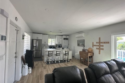 Casa en venta en Miami, Florida, 3 dormitorios, 102.19 m2 № 2041362 - foto 10