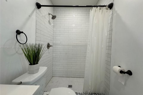 Casa en venta en Miami, Florida, 3 dormitorios, 102.19 m2 № 2041362 - foto 21