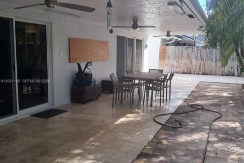 Casa en venta en Miami, Florida, 4 dormitorios, 165.37 m2 № 2056608 - foto 28