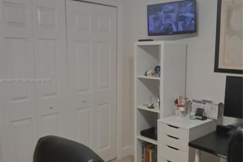 Casa en venta en Miami, Florida, 4 dormitorios, 165.37 m2 № 2056608 - foto 21