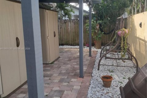 Casa en venta en Miami, Florida, 4 dormitorios, 165.37 m2 № 2056608 - foto 27