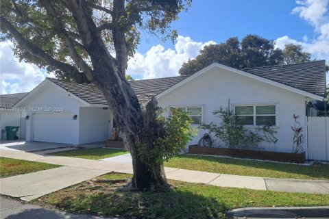 Casa en Miami, Florida 4 dormitorios, 165.37 m2 № 2056608