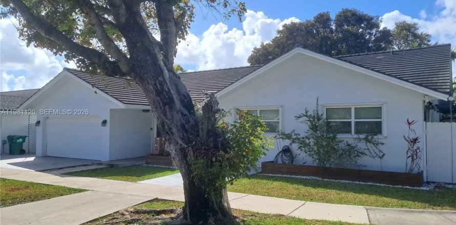 Casa en Miami, Florida 4 dormitorios, 165.37 m2 № 2056608