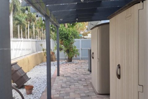 Casa en venta en Miami, Florida, 4 dormitorios, 165.37 m2 № 2056608 - foto 26