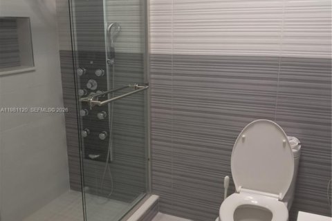 Casa en venta en Miami, Florida, 4 dormitorios, 165.37 m2 № 2056608 - foto 15