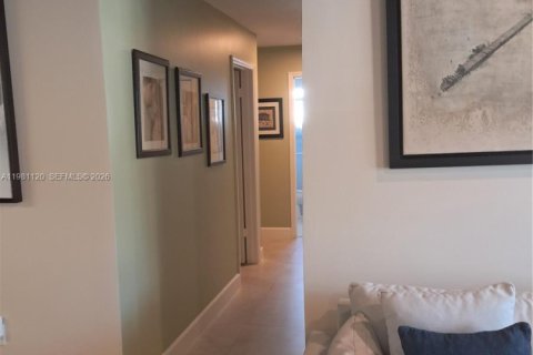 Casa en venta en Miami, Florida, 4 dormitorios, 165.37 m2 № 2056608 - foto 11