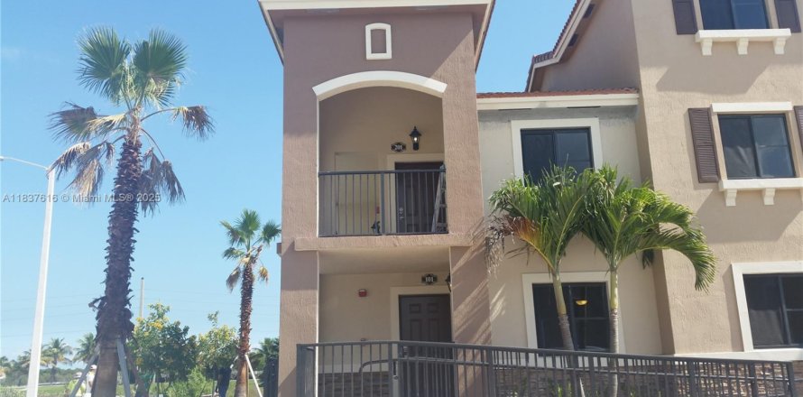 Condo in Cutler Bay, Florida, 3 bedrooms № 1840800