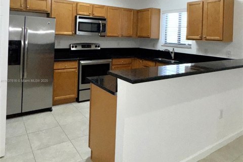 Condominio en venta en Cutler Bay, Florida, 3 dormitorios, 95.88 m2 № 1840800 - foto 8