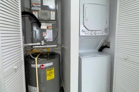 Condominio en venta en Cutler Bay, Florida, 3 dormitorios, 95.88 m2 № 1840800 - foto 10