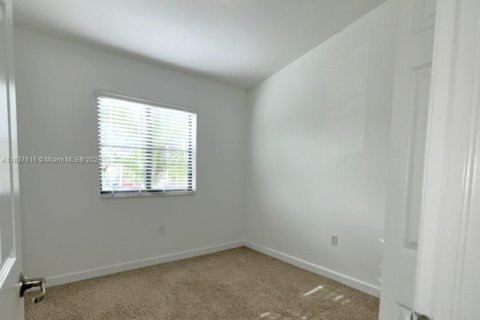 Condominio en venta en Cutler Bay, Florida, 3 dormitorios, 95.88 m2 № 1840800 - foto 12