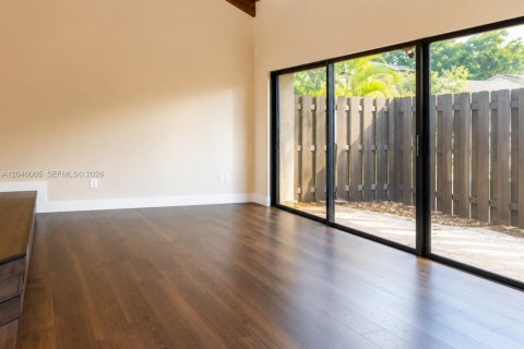 Adosado en venta en Davie, Florida, 2 dormitorios, 114.27 m2 № 2085971 - foto 2