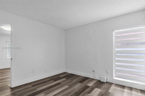 Villa ou maison à louer à Miami, Floride: 4 chambres, 147.16 m2 № 1987505 - photo 23