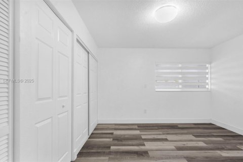 Villa ou maison à louer à Miami, Floride: 4 chambres, 147.16 m2 № 1987505 - photo 22