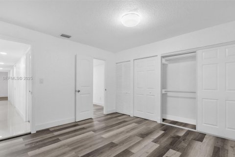 Villa ou maison à louer à Miami, Floride: 4 chambres, 147.16 m2 № 1987505 - photo 25