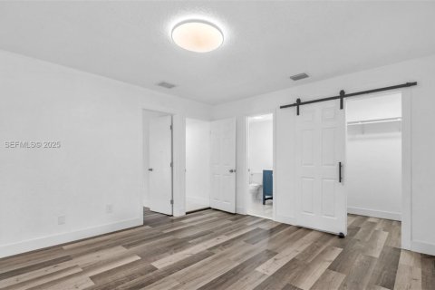 Villa ou maison à louer à Miami, Floride: 4 chambres, 147.16 m2 № 1987505 - photo 30