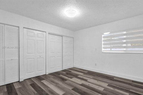 Villa ou maison à louer à Miami, Floride: 4 chambres, 147.16 m2 № 1987505 - photo 26