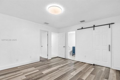 Villa ou maison à louer à Miami, Floride: 4 chambres, 147.16 m2 № 1987505 - photo 29