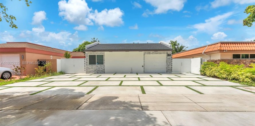 Villa ou maison à Miami, Floride 4 chambres, 147.16 m2 № 1987505