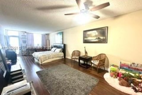 Condo in Sunny Isles Beach, Florida, 1 bedroom  № 2076767 - photo 7