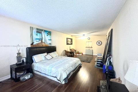 Condo in Sunny Isles Beach, Florida, 1 bedroom  № 2076767 - photo 8