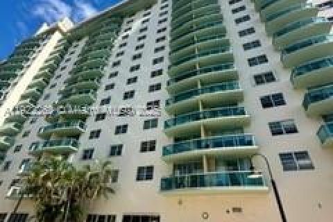 Condo in Sunny Isles Beach, Florida, 1 bedroom  № 2076767 - photo 19