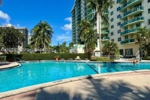 Condo in Sunny Isles Beach, Florida, 1 bedroom  № 2076767 - photo 3