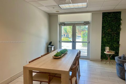 Condo in Sunny Isles Beach, Florida, 1 bedroom  № 2076767 - photo 27