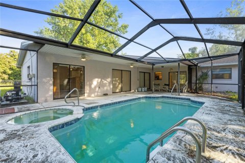 House in Hudson, Florida 3 bedrooms, 188.78 sq.m. № 1816338 - photo 11
