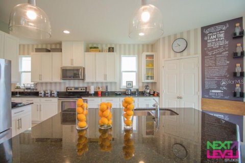 Villa ou maison à louer à Kissimmee, Floride: 4 chambres, 245.73 m2 № 2165973 - photo 6