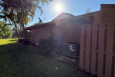 Touwnhouse à vendre à Tamarac, Floride: 2 chambres, 111.58 m2 № 2000100 - photo 23