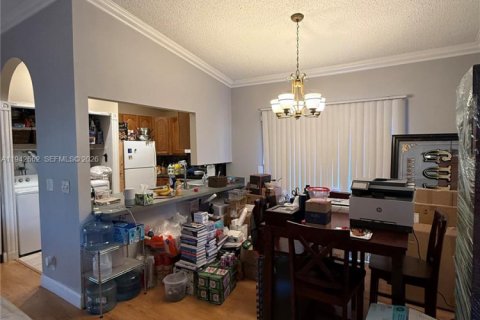 Touwnhouse à vendre à Tamarac, Floride: 2 chambres, 111.58 m2 № 2000100 - photo 6