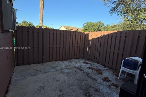 Touwnhouse à vendre à Tamarac, Floride: 2 chambres, 111.58 m2 № 2000100 - photo 21