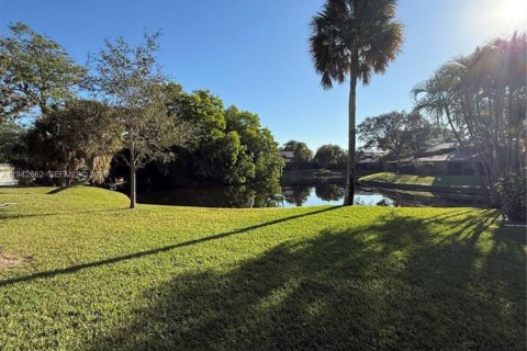 Touwnhouse à vendre à Tamarac, Floride: 2 chambres, 111.58 m2 № 2000100 - photo 26