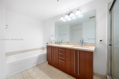 Condominio en venta en Miami, Florida, 2 dormitorios, 94.02 m2 № 2029078 - foto 16