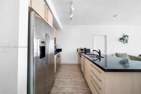 Condominio en venta en Miami, Florida, 2 dormitorios, 94.02 m2 № 2029078 - foto 4