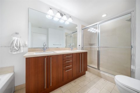 Condominio en venta en Miami, Florida, 2 dormitorios, 94.02 m2 № 2029078 - foto 15