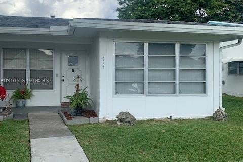 Casa en venta en Plantation, Florida, 2 dormitorios, 103.49 m2 № 1993893 - foto 2