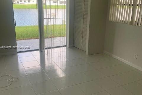 Casa en venta en Plantation, Florida, 2 dormitorios, 103.49 m2 № 1993893 - foto 14