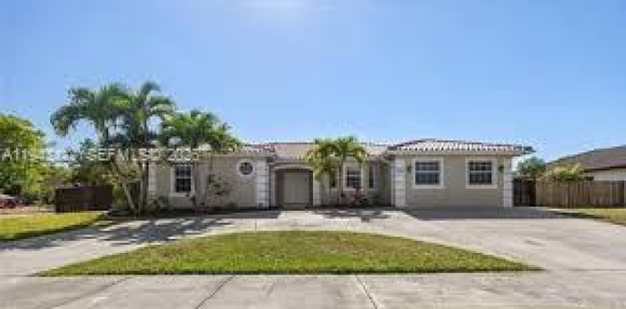 Casa en Miami, Florida 3 dormitorios, 123.56 m2 № 2000213