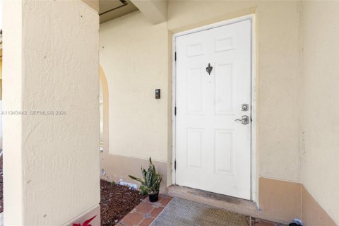 Купить виллу или дом в Майами, Флорида 3 спальни, 123.56м2, № 2000213 - фото 8