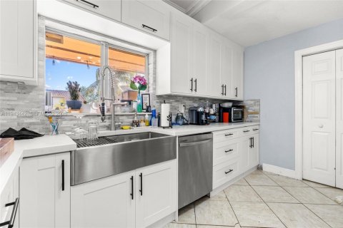 Купить виллу или дом в Майами, Флорида 3 спальни, 123.56м2, № 2000213 - фото 26