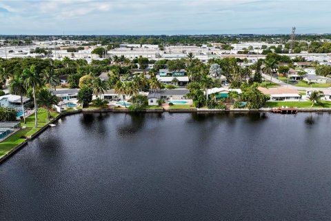 Casa en venta en Oakland Park, Florida, 4 dormitorios № 1989266 - foto 23